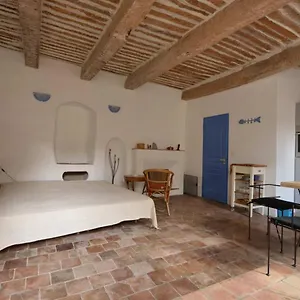  Appartement Studio De La Cheminee Et Studio De La Place