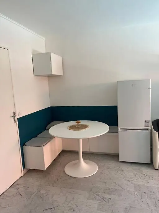 Petit Deux Pieces Avec Piscine Apartment Vallauris France